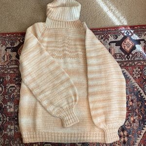 Knit Truttle Neck sweater